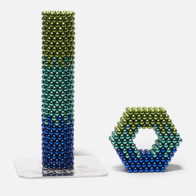 The Mesmerizing World of SPEKS Gradient: Exploring the Beauty of Color-Changing Magnetic Balls
