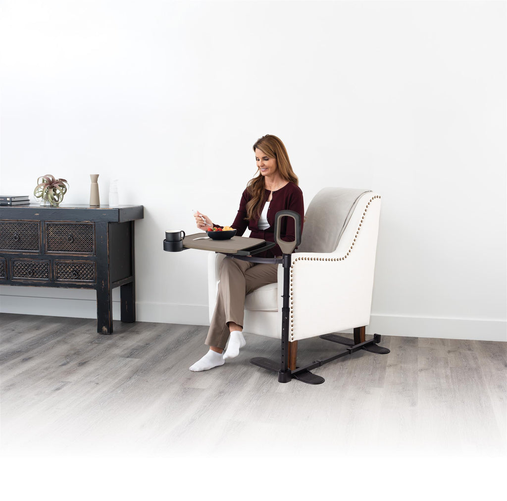 Woman working at the Wonder Tray Premium