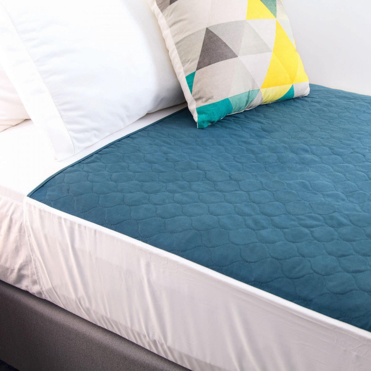Conni Continence Care Conni Bed Pad with Tuck-Ins