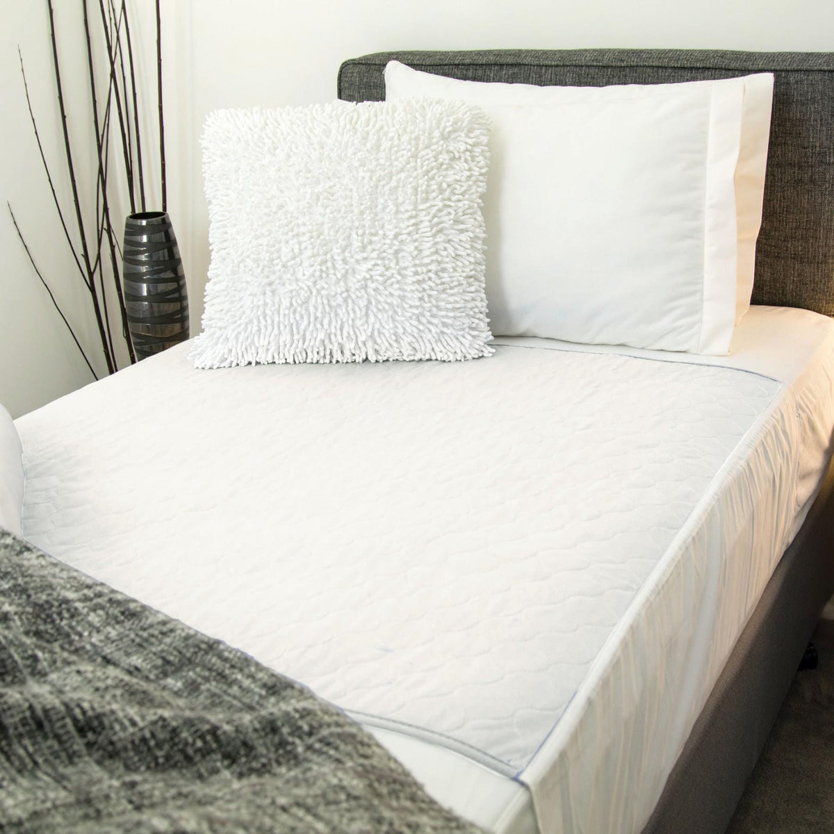 Conni Continence Care Conni Bed Pad with Tuck-Ins